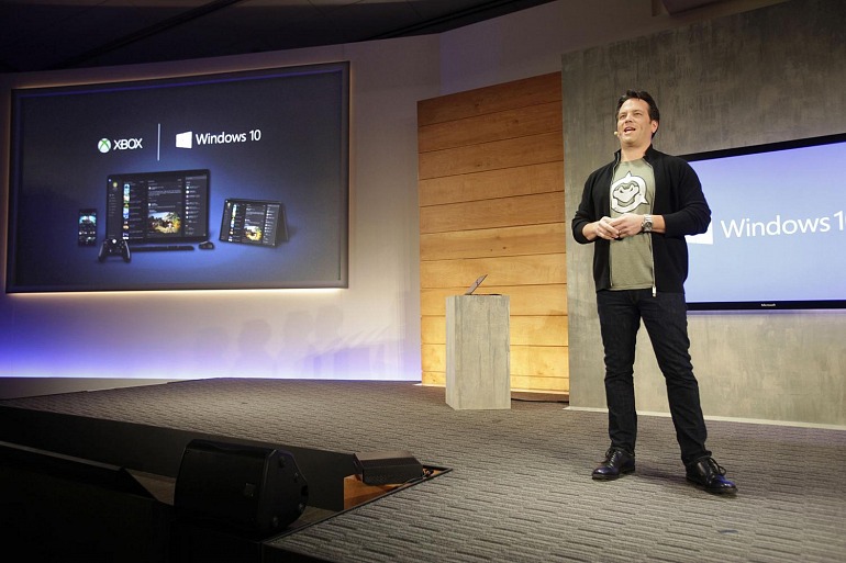 Phil Spencer durante la presentación de Windows 10 Phil Spencer durante la presentación de Windows 10